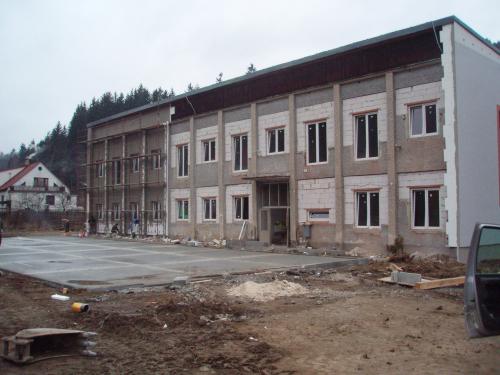 Výstavba bytovky u Tarabov